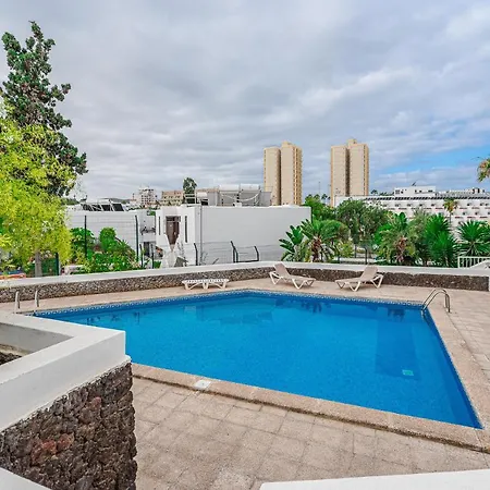 Two Bedrooms With Ocean Views דירה *