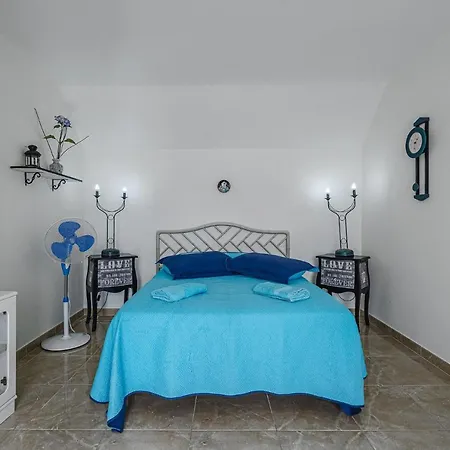 דירה Two Bedrooms With Ocean Views