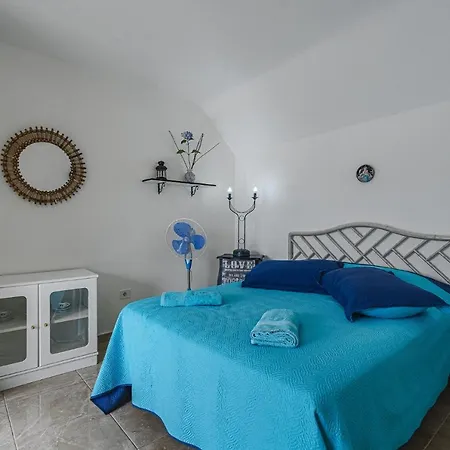 Apartment Two Bedrooms With Ocean Views *