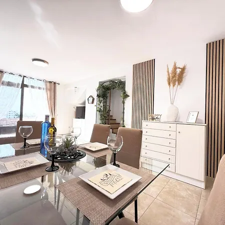 Two Bedrooms With Ocean Views Appartamento *