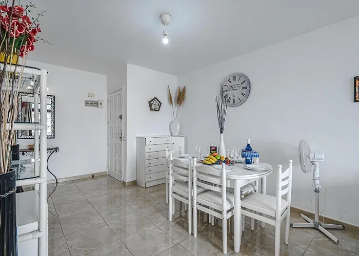 아파트 Two Bedrooms With Ocean Views *