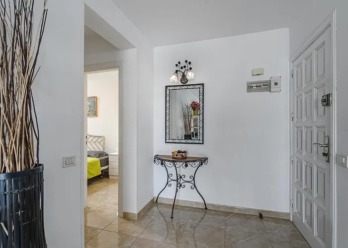 Two Bedrooms With Ocean Views 아파트